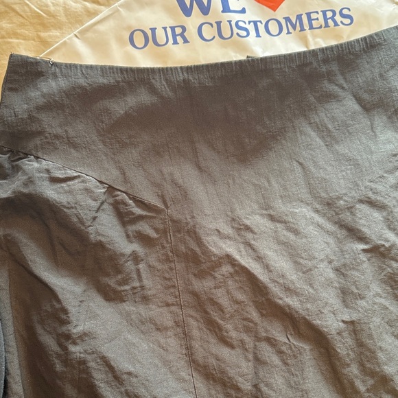 LIKE NEW! Club Monaco Black Bubble Hem Cotton Blend Above Knee Skirt Sz 8 - Picture 2 of 2